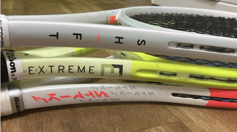 How to choose the right tennis racket: tips from trainers, test options, common mistakes and best models for every playing level. Avoid injury and play better.