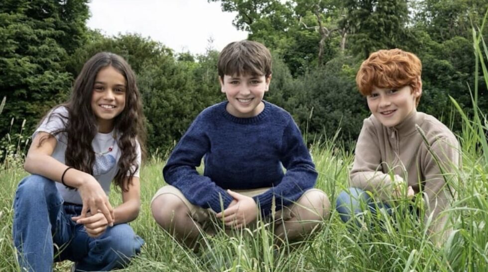 HBO reveals first official image of new Harry Potter series starring Dominic McLaughlin. A faithful adaptation of the books is expected by 2027.