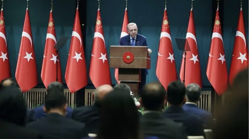 Recep Tayyip Erdoğan believes the Russia–Ukraine war can end soon — with Turkey hosting peace talks again. A Zelensky–Putin meeting is not ruled out.