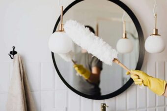 How to clean mirrors and glass without streaks in Germany? Discover best products, prices, eco-friendly methods, and daily tips for spotless results.