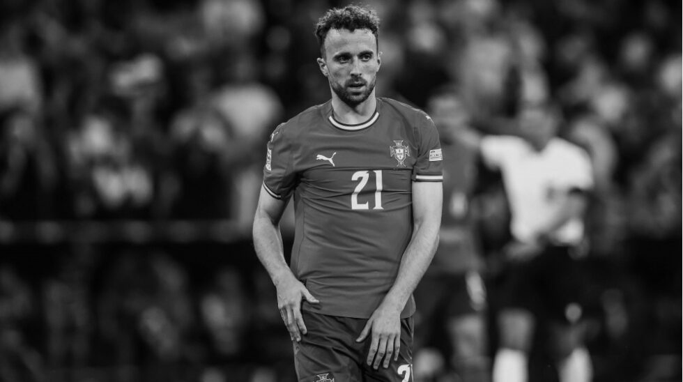 Liverpool permanently retires Jota’s number 20 after his tragic death. An empty locker at Anfield and “Forever 20” keep his legacy alive.