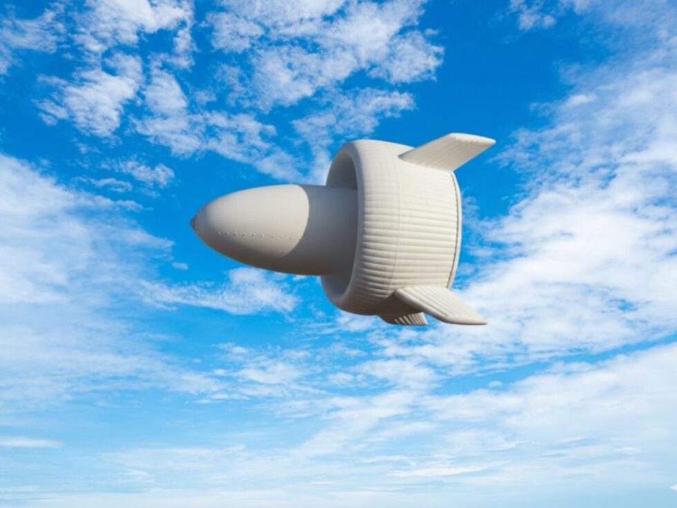 China has tested the world’s largest airborne wind generator S1500 in Hami, achieving 1 MW output. A breakthrough for renewable energy’s future.