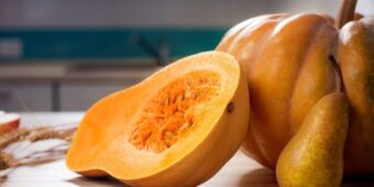 Discover pumpkin’s calories, health benefits, varieties and seasonal uses. Learn how to prepare it, what to avoid and who should limit consumption.