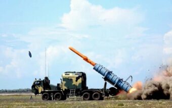 Ukraine releases first video of its long-range “Long Neptune” missile. Zelensky publishes launch footage showing strikes deep inside Russia. Renewz.de reports with analysis.