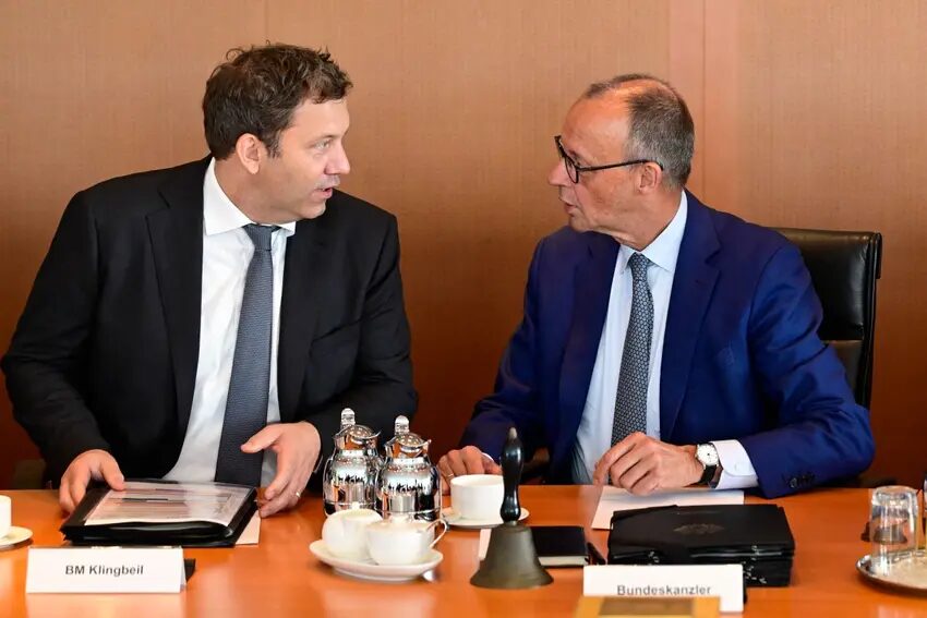 Germany’s Bundestag passed major tax reforms, increasing the commuter allowance to 38 cents and permanently cutting VAT on restaurant food to 7% starting Jan 2026.