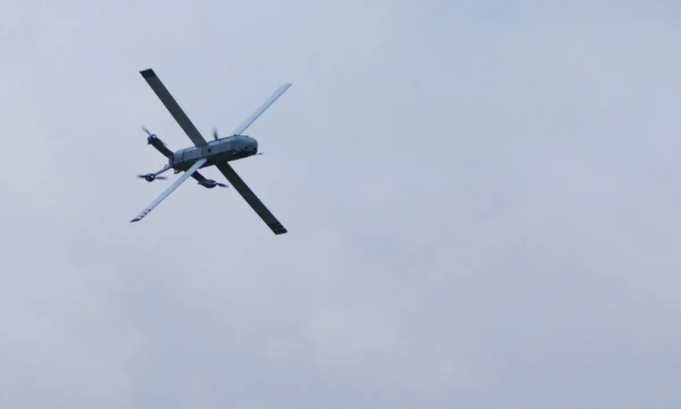 Automotive giant Schaeffler and AI startup Helsing partner to mass-produce affordable strike drones for defense. A strategic shift toward military manufacturing.