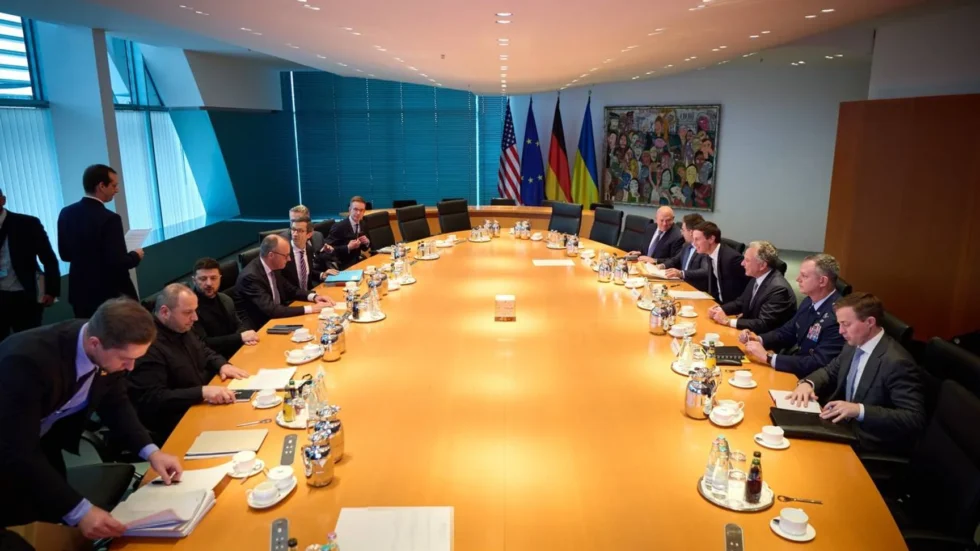 The United States has for the first time raised the possibility of a military response if Russia violates a future ceasefire with Ukraine, Polish PM Donald Tusk says.